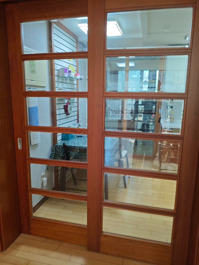 서초 롯데클래식아파트 거실 슬라이딩문 수리 완료 후 모습 사진